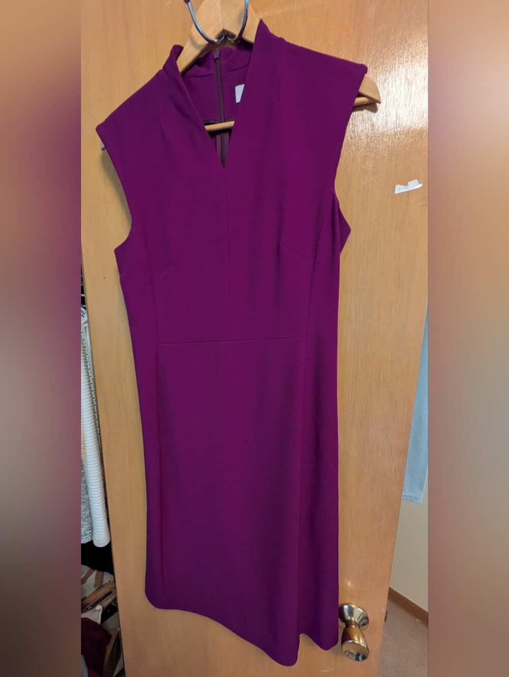 MM Lafleur Sleeveless Plum Sheath Dress, size 6 - Picture 5 of 5